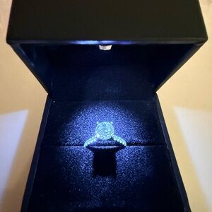 18K White Gold Diamond Ring